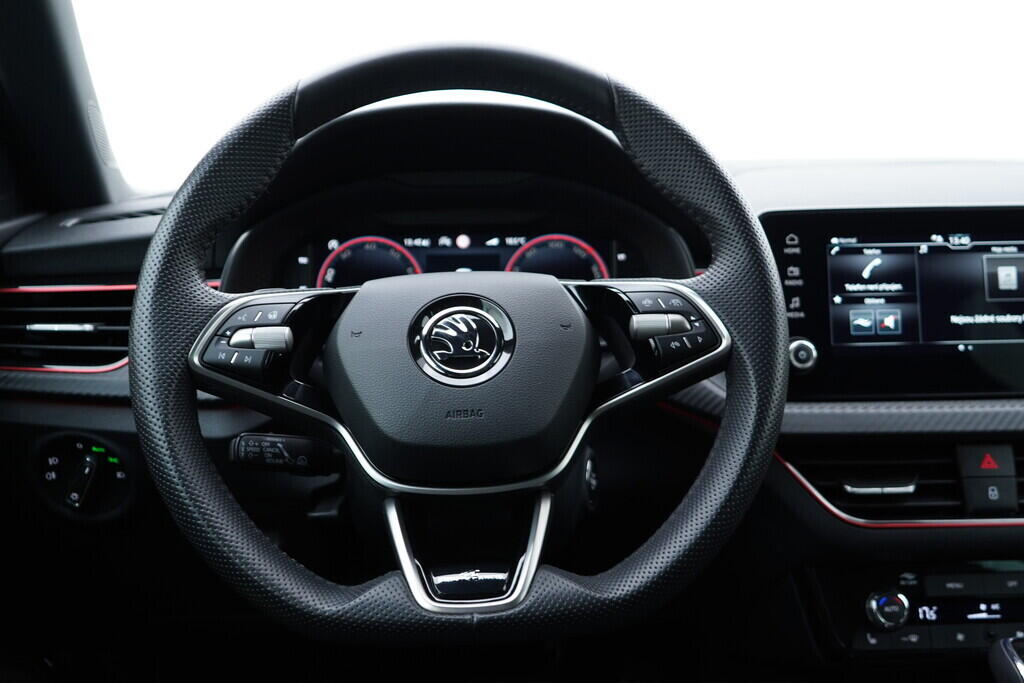 OV190V09587_28.webp_KAMIQ Monte Carlo 1.5 TSI 110 kW automat