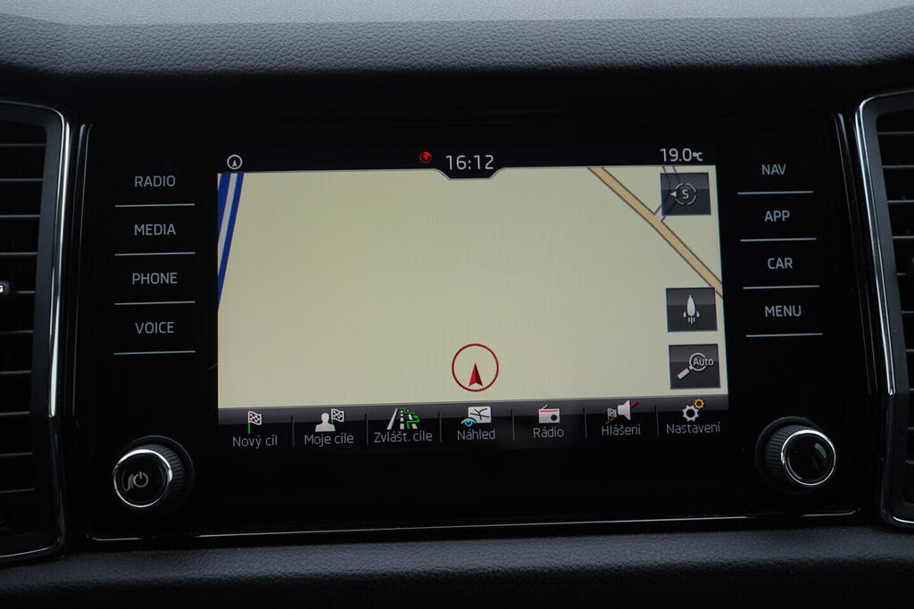 OV190V09596_33.webp_KODIAQ Bussines 2.0 TDI 110 kW automat