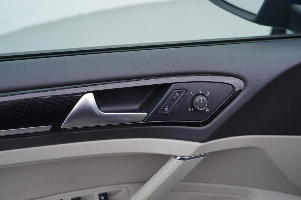 OV190V09598_21.webp_GOLF Highline 1.4 TSI 92 kW automat