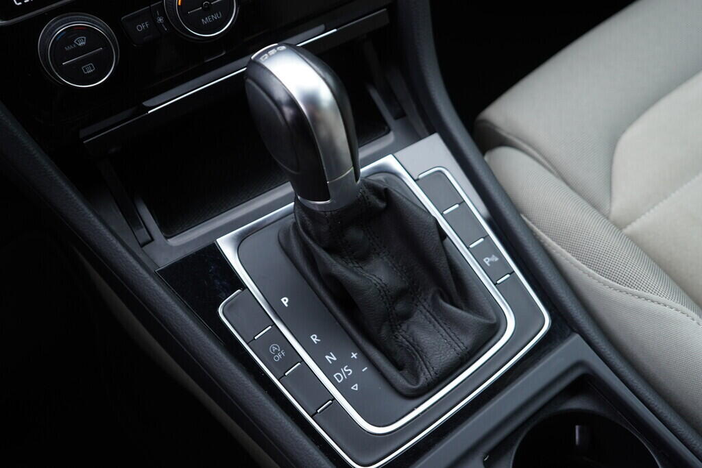 OV190V09598_34.webp_GOLF Highline 1.4 TSI 92 kW automat