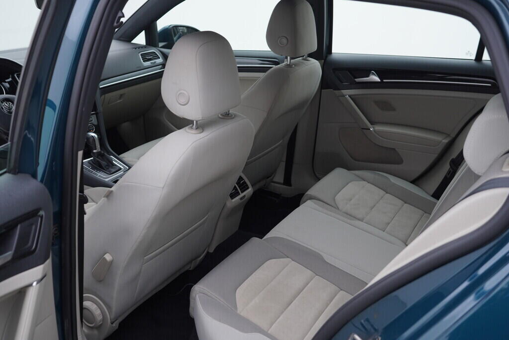 OV190V09598_35.webp_GOLF Highline 1.4 TSI 92 kW automat