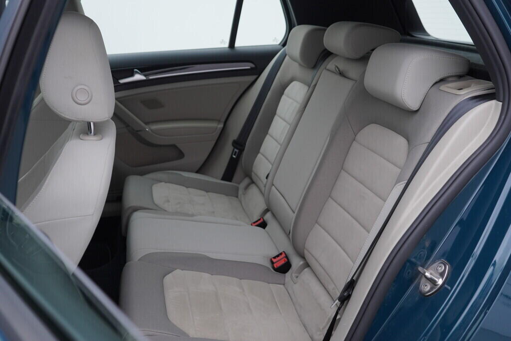 OV190V09598_37.webp_GOLF Highline 1.4 TSI 92 kW automat