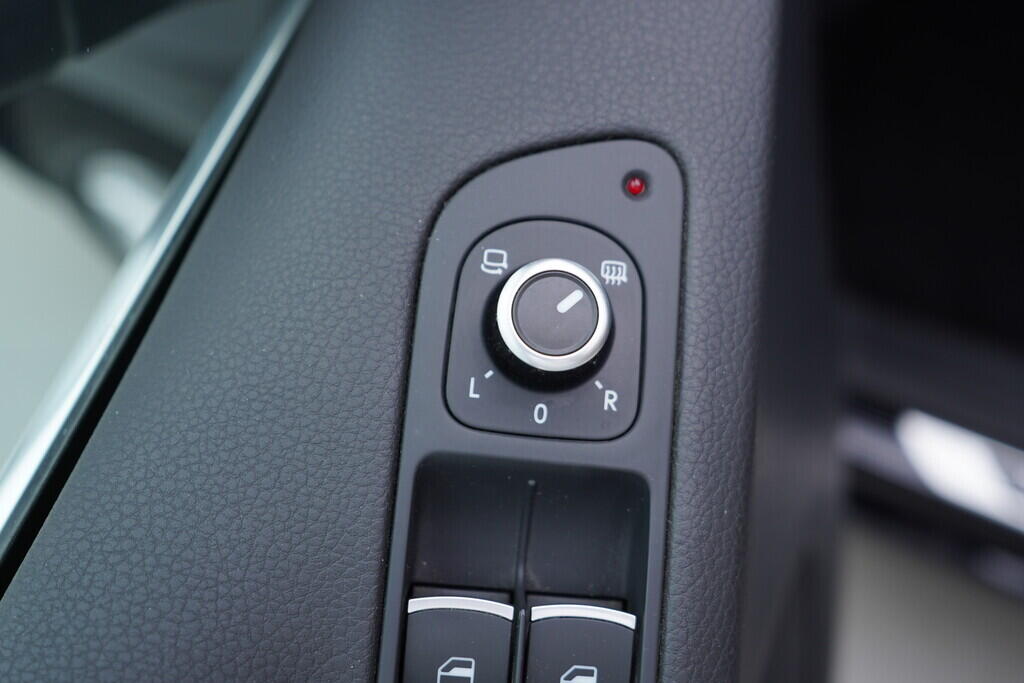 OV190V09599_21.webp_TIGUAN Lounge Sport & Style 2.0 TDI 130 kW automat