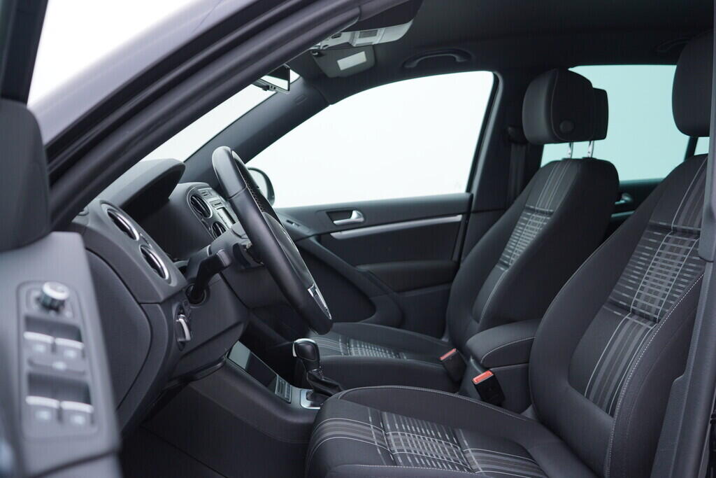 OV190V09599_23.webp_TIGUAN Lounge Sport & Style 2.0 TDI 130 kW automat