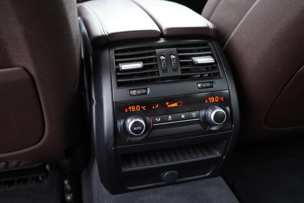 OV190V09602_38.webp_525 Luxury 2.0 D 160 kW automat