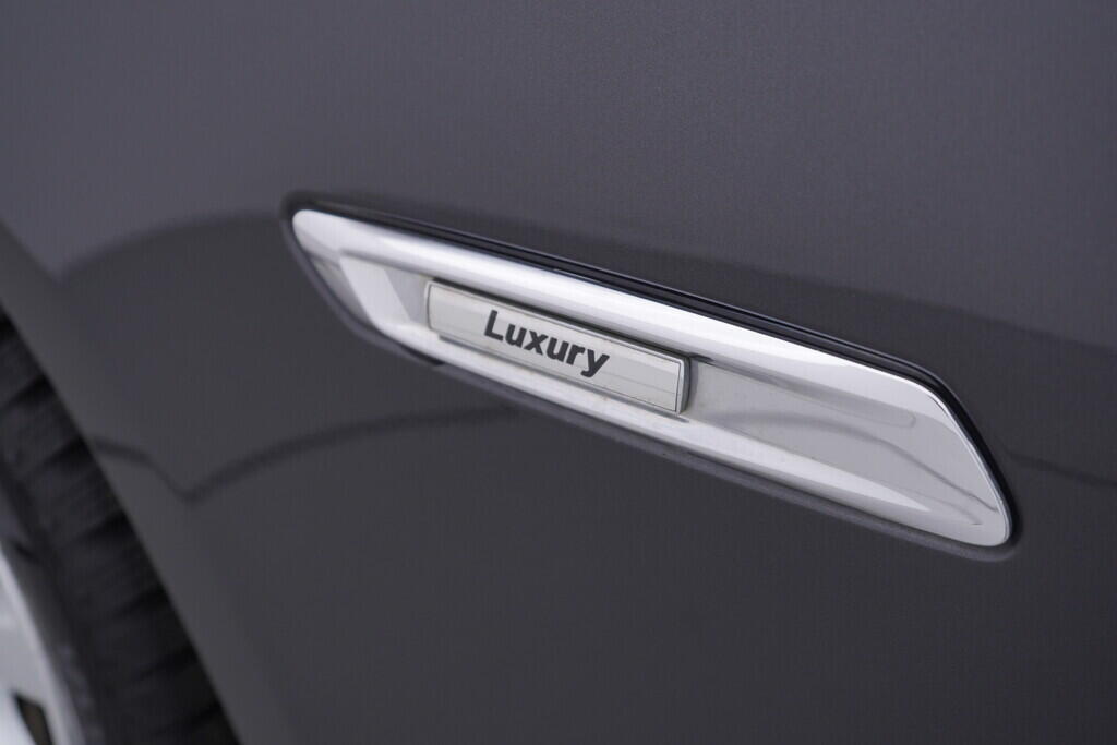 OV190V09602_44.webp_525 Luxury 2.0 D 160 kW automat