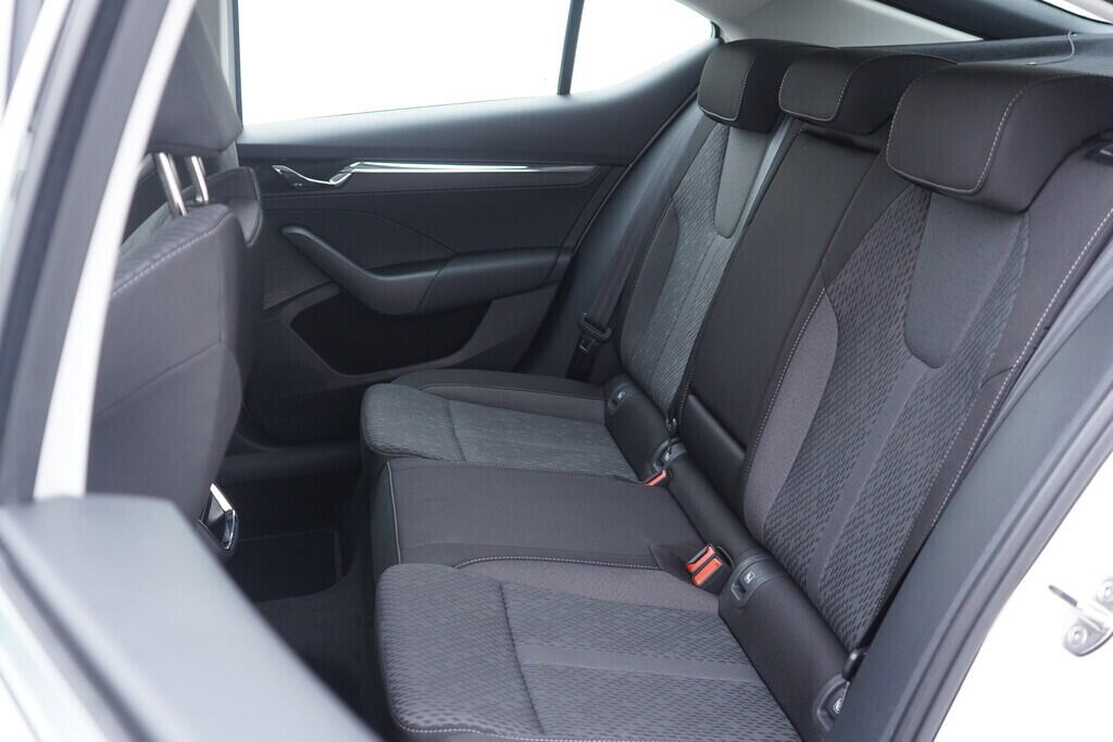 OV190V09604_37.webp_OCTAVIA Style 2.0 TDI 85 kW manuál, DPH