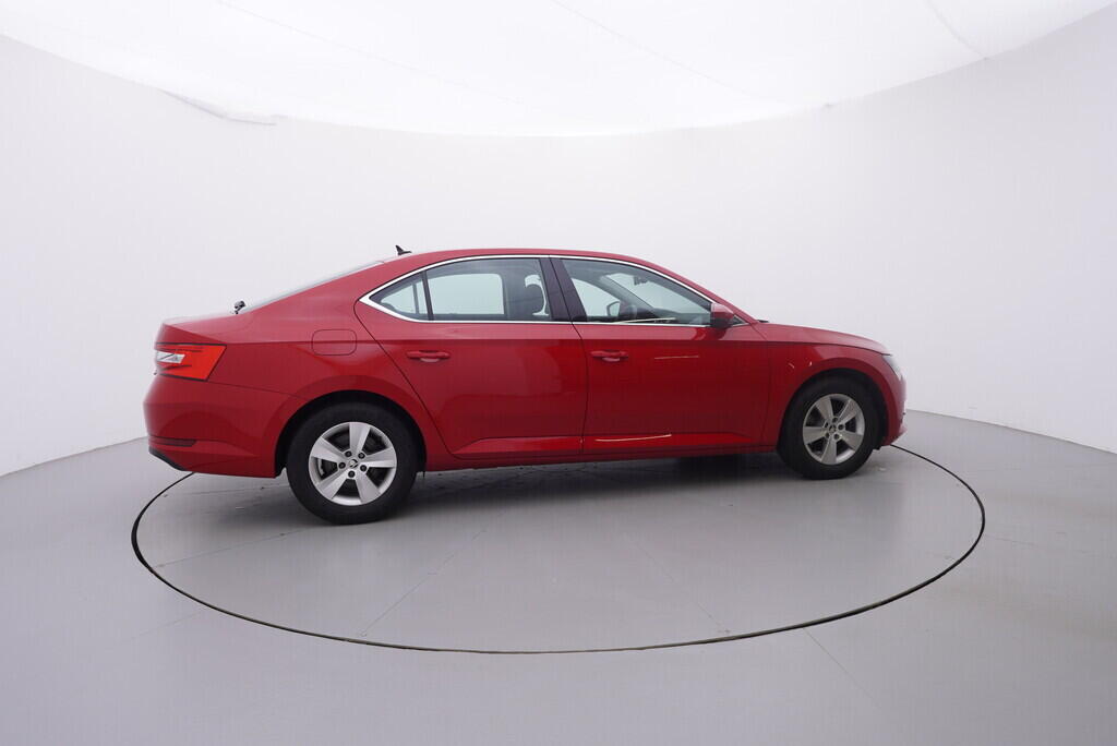 OV190V09606_15.webp_SUPERB Ambition 2.0 TDI 110 kW automat, DPH