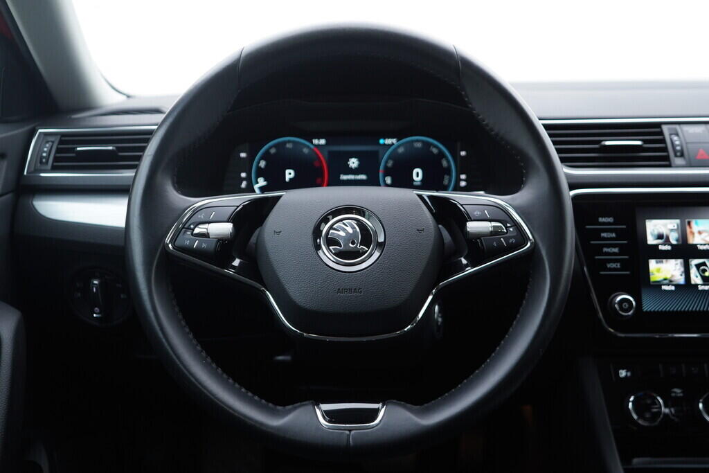 OV190V09606_26.webp_SUPERB Ambition 2.0 TDI 110 kW automat, DPH