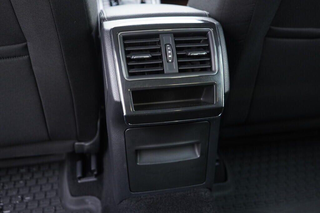 OV190V09606_35.webp_SUPERB Ambition 2.0 TDI 110 kW automat, DPH