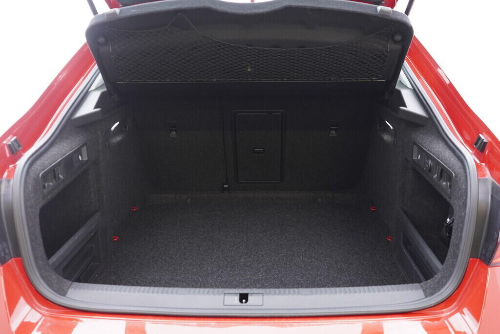 OV190V09606_37.webp_SUPERB Ambition 2.0 TDI 110 kW automat, DPH