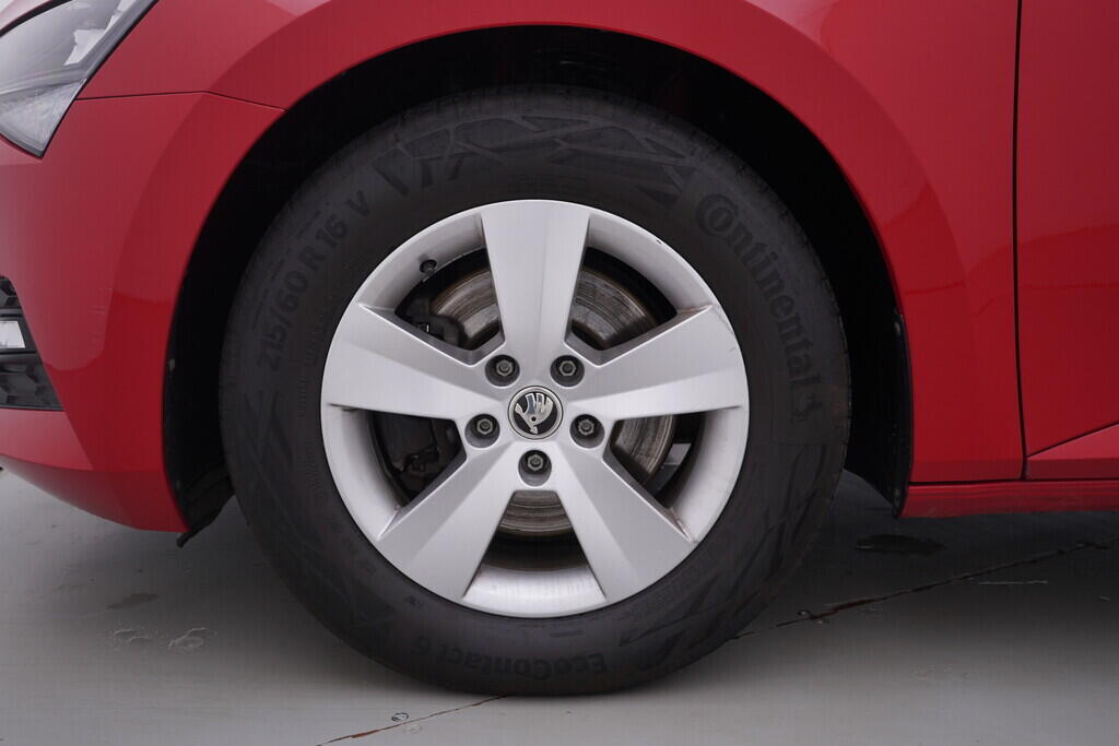 OV190V09606_40.webp_SUPERB Ambition 2.0 TDI 110 kW automat, DPH