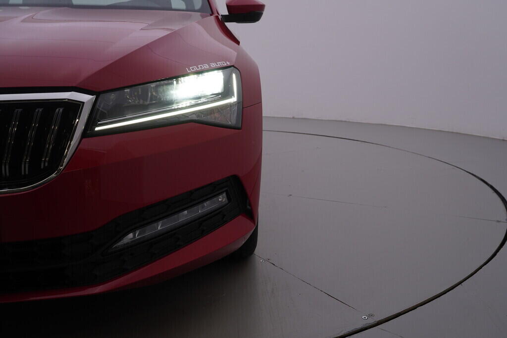 OV190V09606_41.webp_SUPERB Ambition 2.0 TDI 110 kW automat, DPH