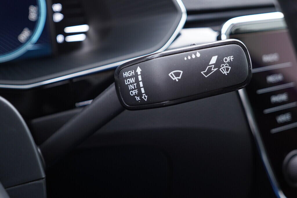 OV190V09607_28.webp_SUPERB L&K 2.0 TDI 147 kW automat, DPH