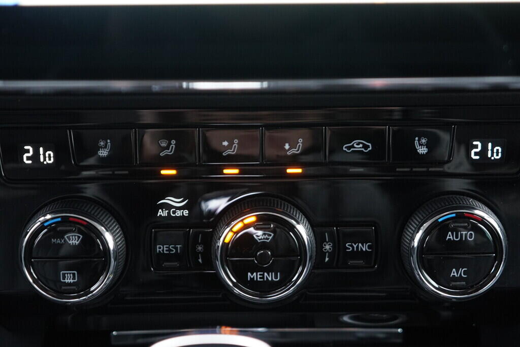 OV190V09607_36.webp_SUPERB L&K 2.0 TDI 147 kW automat, DPH