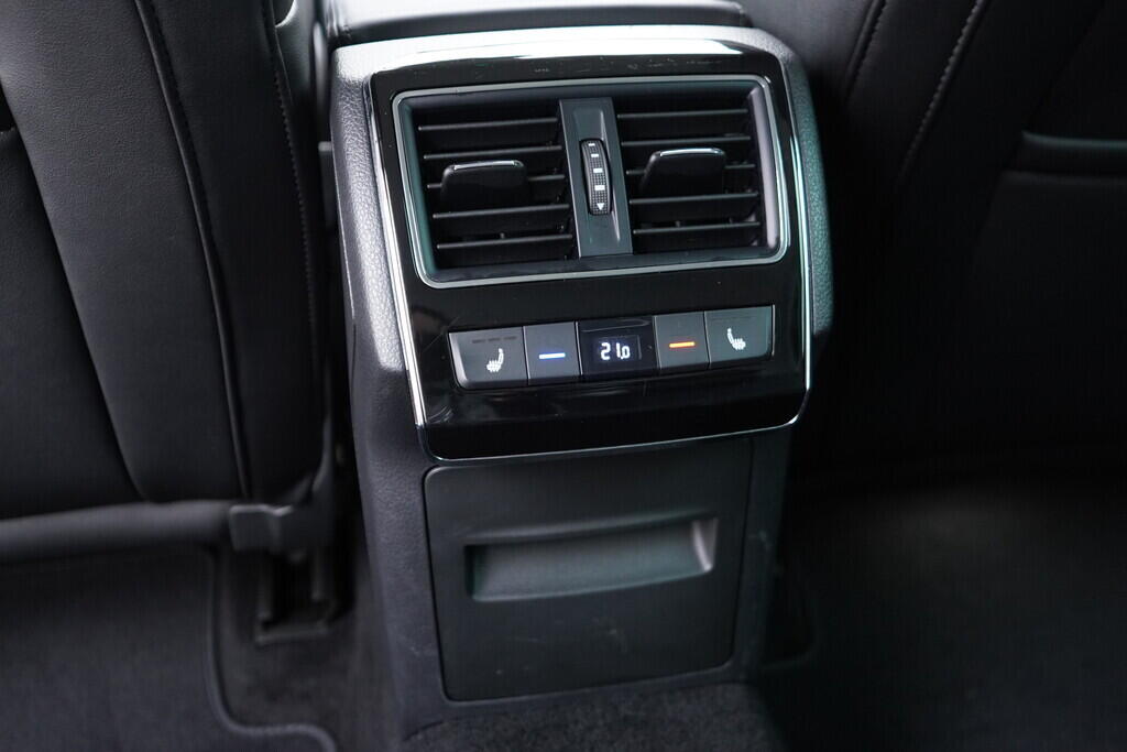 OV190V09607_40.webp_SUPERB L&K 2.0 TDI 147 kW automat, DPH