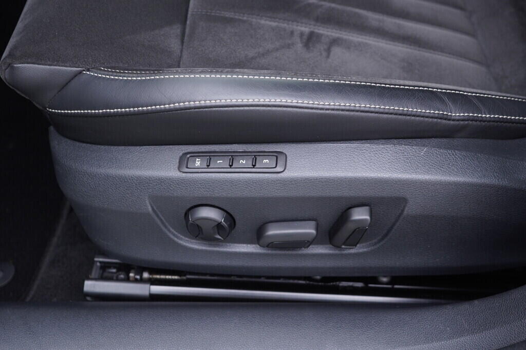 OV190V09612_22.webp_SUPERB Style 2.0 TDI 147 kW automat, DPH