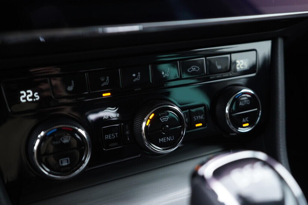 OV190V09612_36.webp_SUPERB Style 2.0 TDI 147 kW automat, DPH