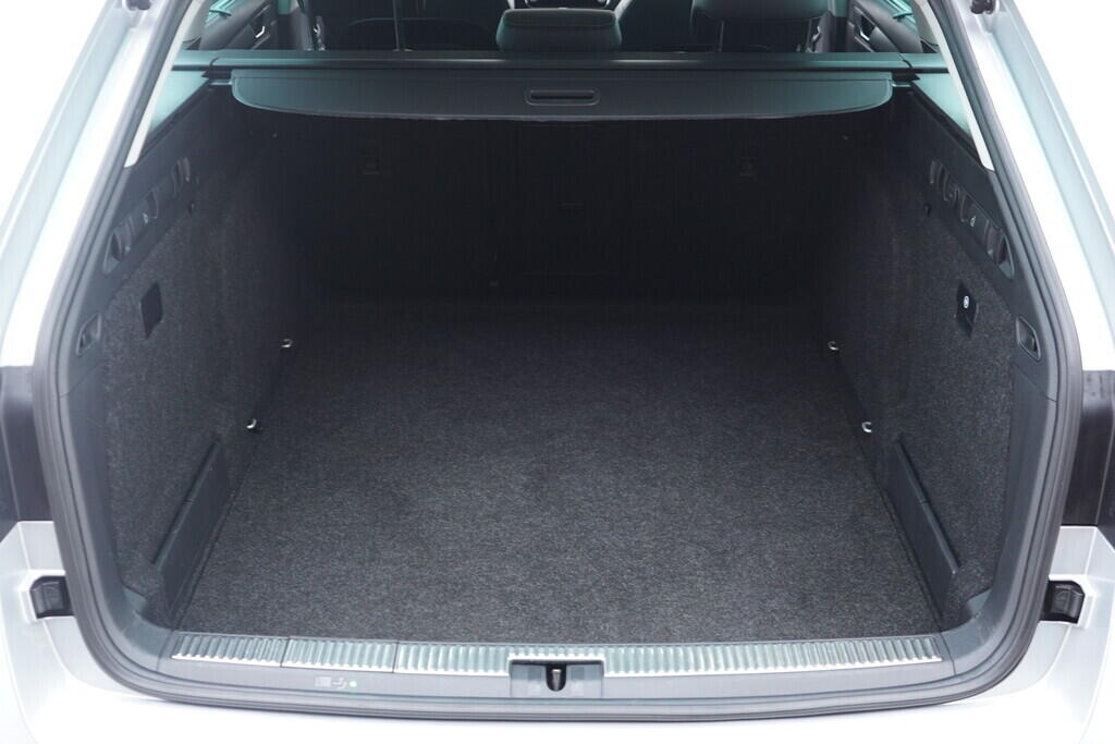 OV190V09612_38.webp_SUPERB Style 2.0 TDI 147 kW automat, DPH