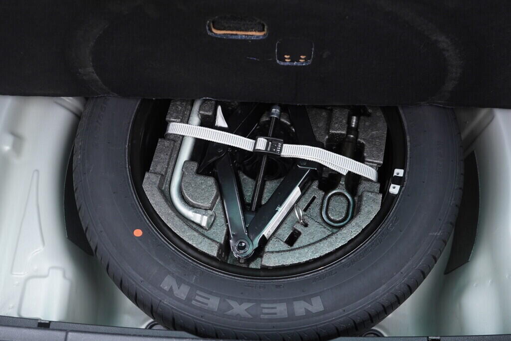 OV190V09612_39.webp_SUPERB Style 2.0 TDI 147 kW automat, DPH