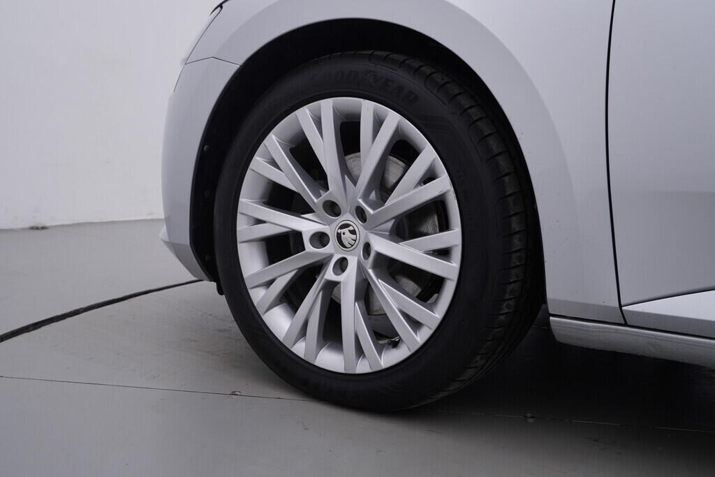 OV190V09612_40.webp_SUPERB Style 2.0 TDI 147 kW automat, DPH