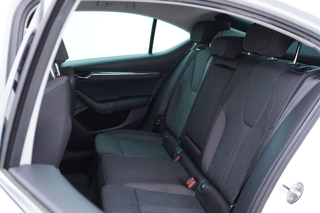 OV190V09613_38.webp_OCTAVIA Style 2.0 TDI 85 kW manuál, DPH