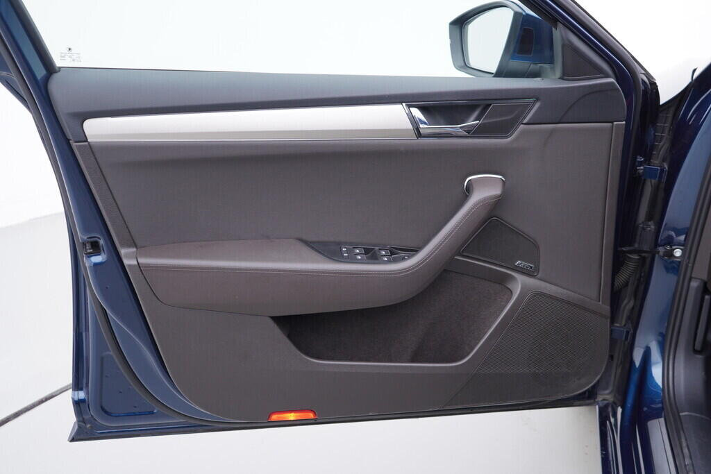 OV190V09617_19.webp_SUPERB L&K 1.5 TSI 110 kW manuál, DPH