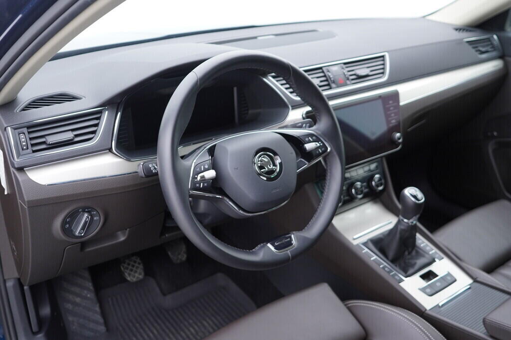 OV190V09617_23.webp_SUPERB L&K 1.5 TSI 110 kW manuál, DPH