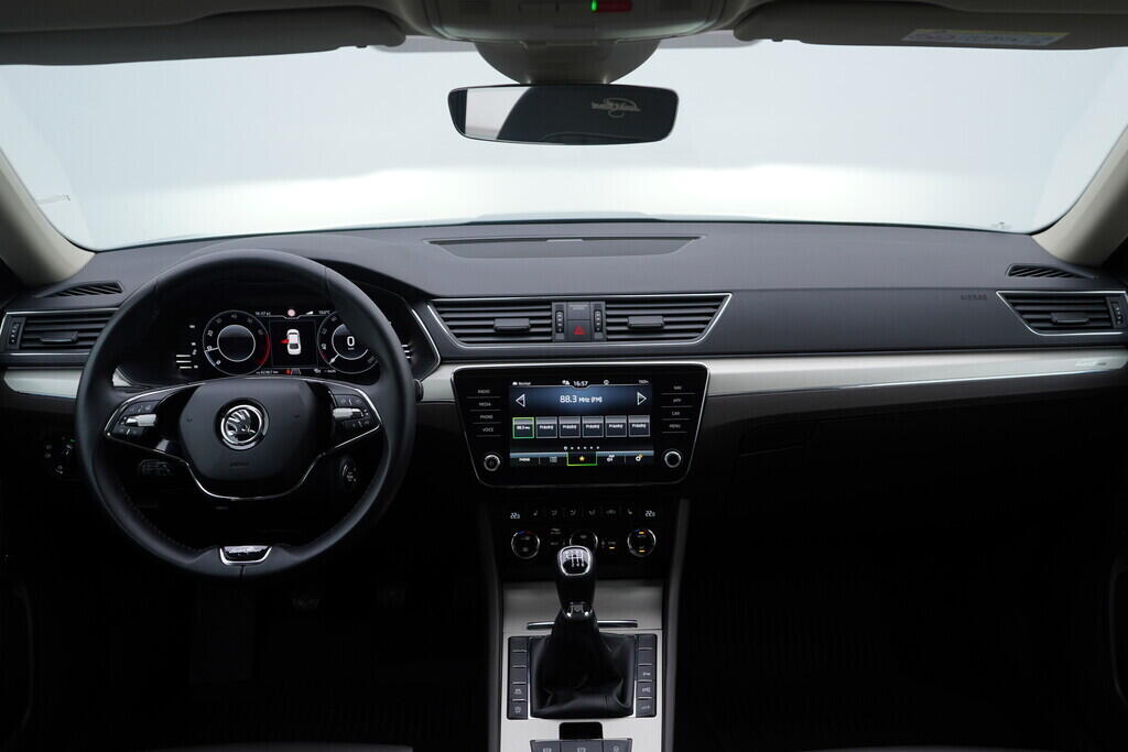 OV190V09617_29.webp_SUPERB L&K 1.5 TSI 110 kW manuál, DPH