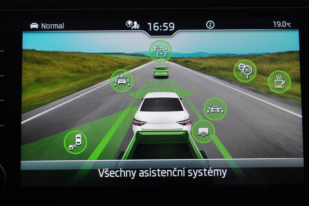 OV190V09617_32.webp_SUPERB L&K 1.5 TSI 110 kW manuál, DPH