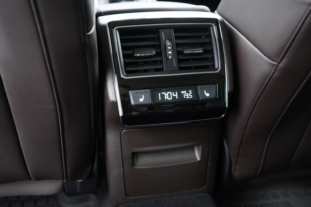 OV190V09617_39.webp_SUPERB L&K 1.5 TSI 110 kW manuál, DPH