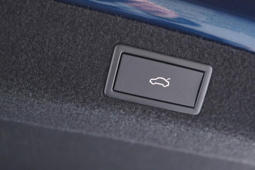 OV190V09617_41.webp_SUPERB L&K 1.5 TSI 110 kW manuál, DPH