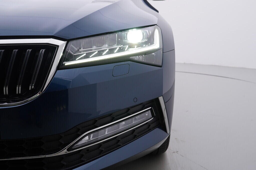 OV190V09617_50.webp_SUPERB L&K 1.5 TSI 110 kW manuál, DPH