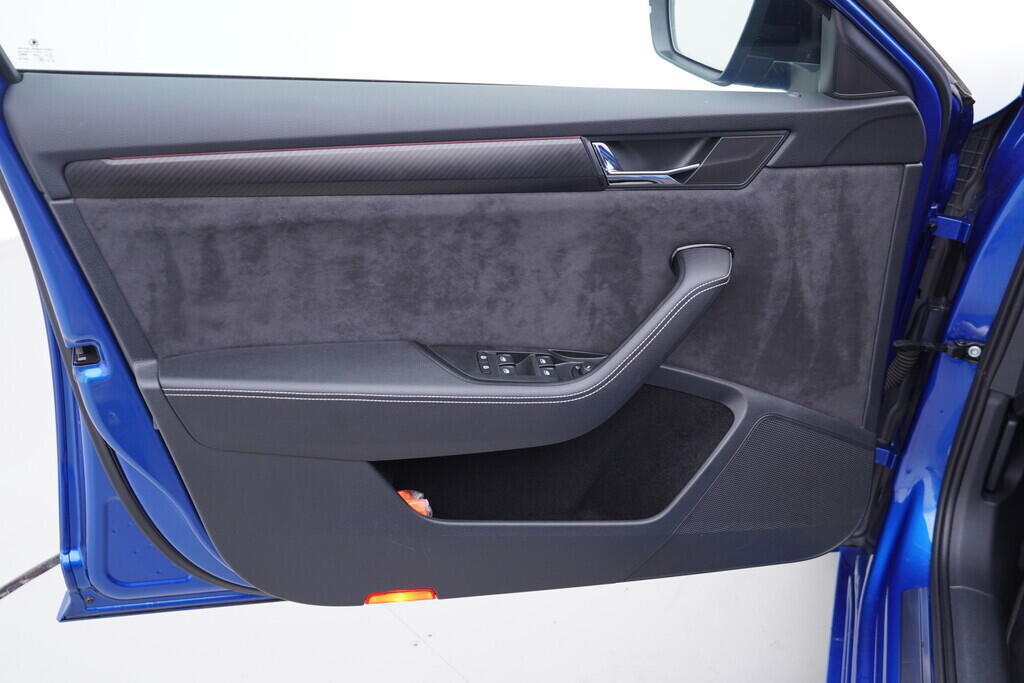 OV190V09618_19.webp_SUPERB SportLine 2.0 TDI 110 kW manuál, DPH