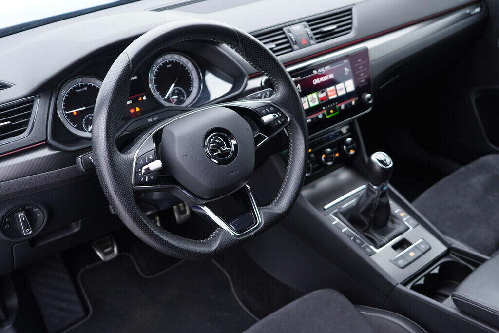 OV190V09618_22.webp_SUPERB SportLine 2.0 TDI 110 kW manuál, DPH