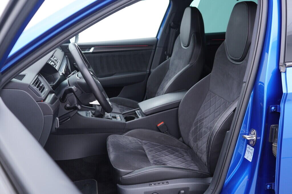 OV190V09618_23.webp_SUPERB SportLine 2.0 TDI 110 kW manuál, DPH