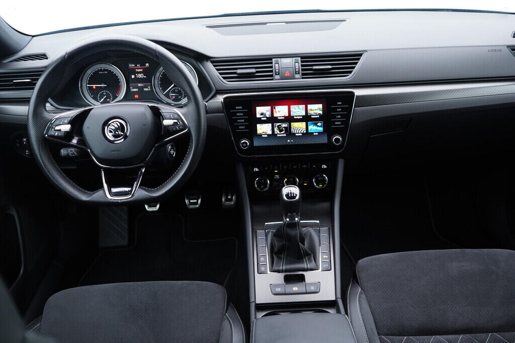 OV190V09618_30.webp_SUPERB SportLine 2.0 TDI 110 kW manuál, DPH