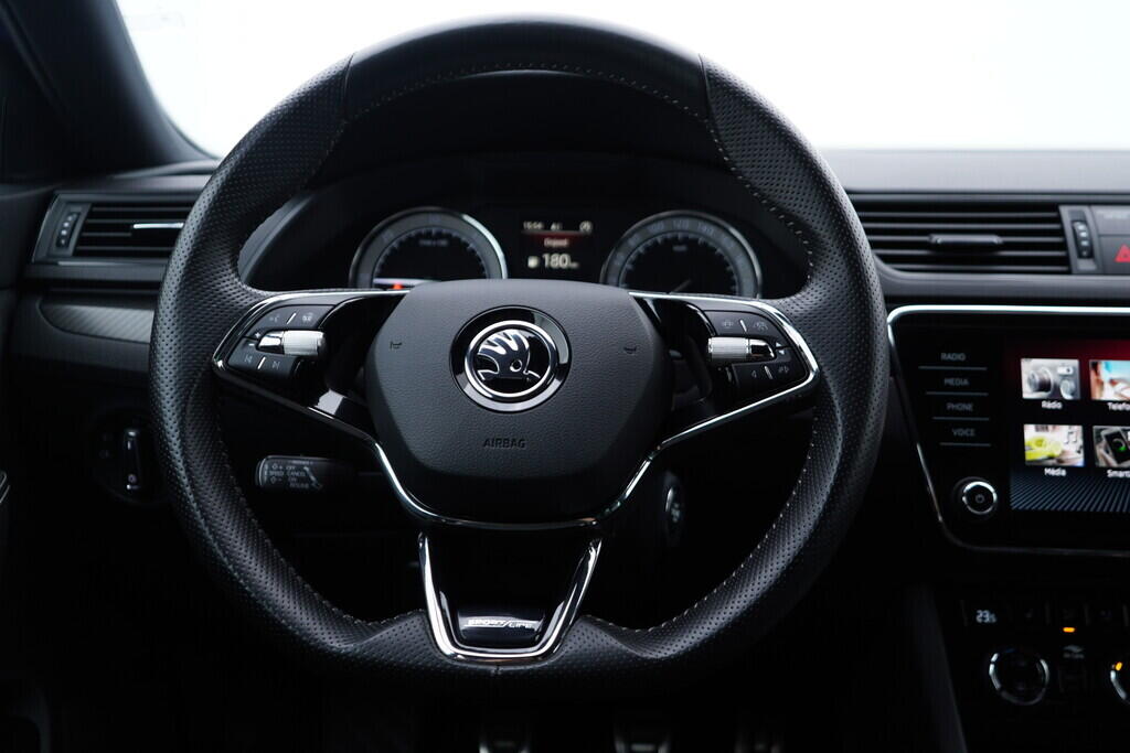 OV190V09618_31.webp_SUPERB SportLine 2.0 TDI 110 kW manuál, DPH