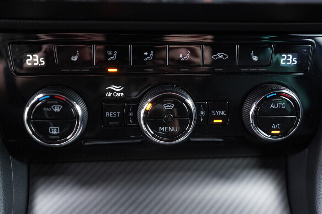 OV190V09618_38.webp_SUPERB SportLine 2.0 TDI 110 kW manuál, DPH