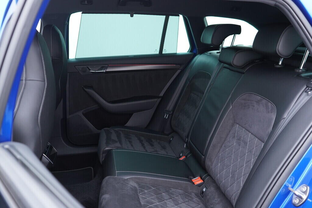 OV190V09618_42.webp_SUPERB SportLine 2.0 TDI 110 kW manuál, DPH