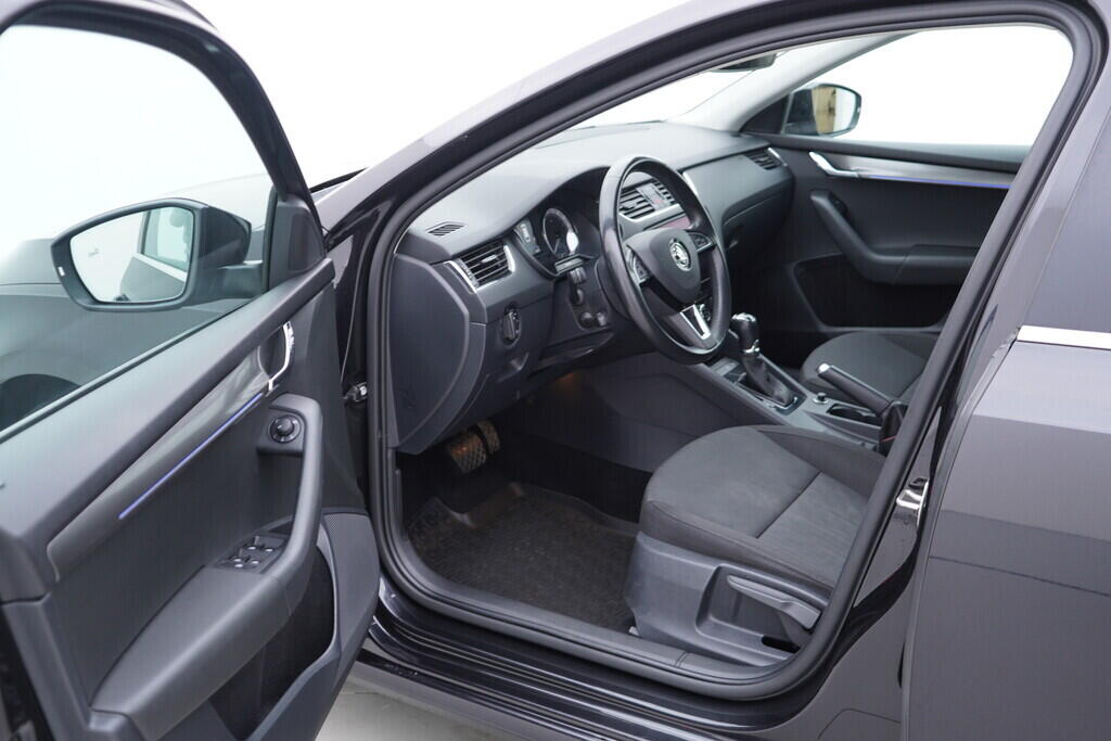 OV190V09619_18.webp_OCTAVIA Style Plus 2.0 TDI 110 kW automat, DPH