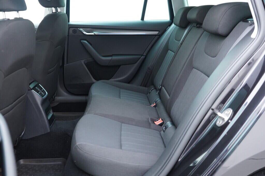 OV190V09619_38.webp_OCTAVIA Style Plus 2.0 TDI 110 kW automat, DPH