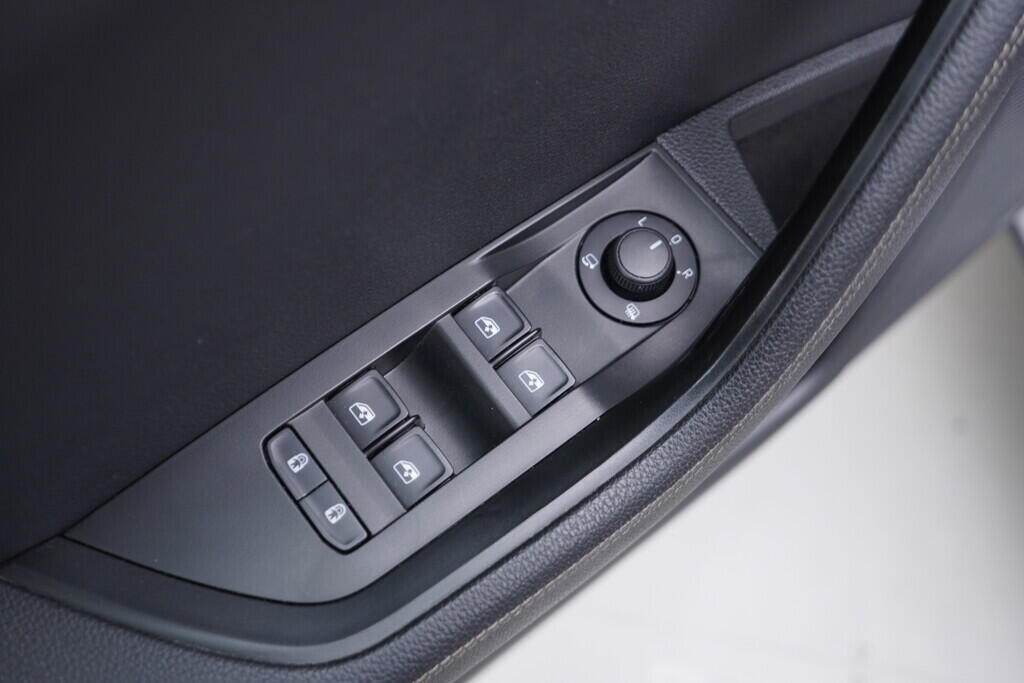 OV190V09621_20.webp_SUPERB Scout 2.0 TDI 147 kW automat, DPH