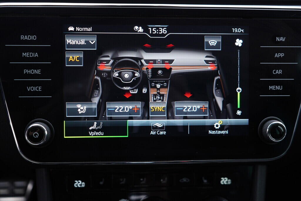 OV190V09621_35.webp_SUPERB Scout 2.0 TDI 147 kW automat, DPH