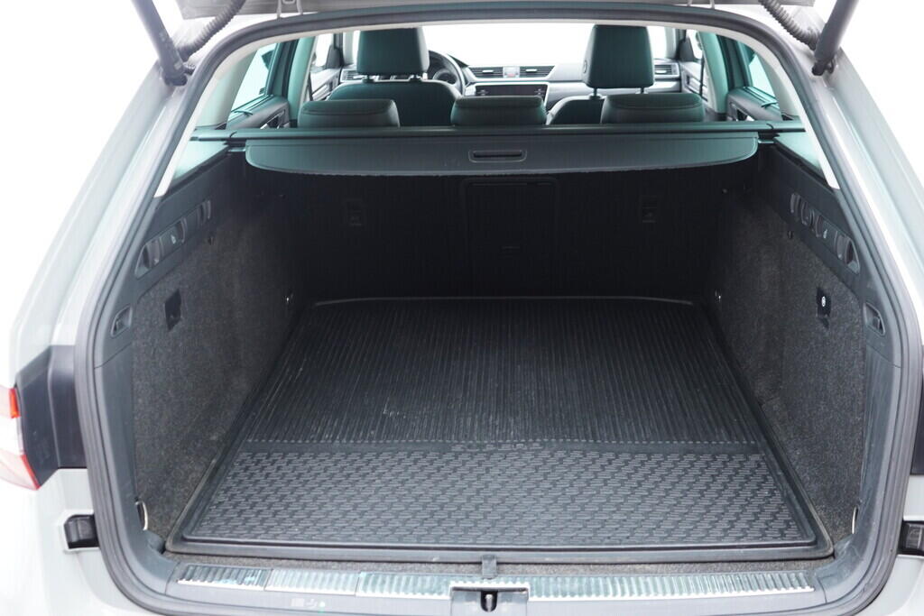 OV190V09621_43.webp_SUPERB Scout 2.0 TDI 147 kW automat, DPH