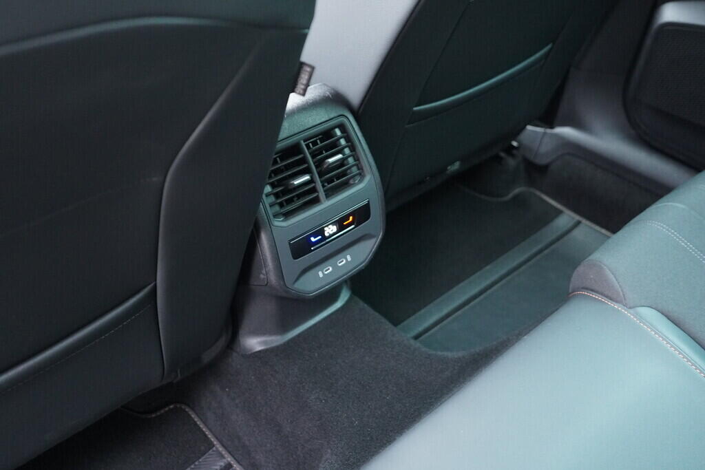 OV190V09622_41.webp_FORMENTOR  2.0 TSI 140 kW automat, DPH