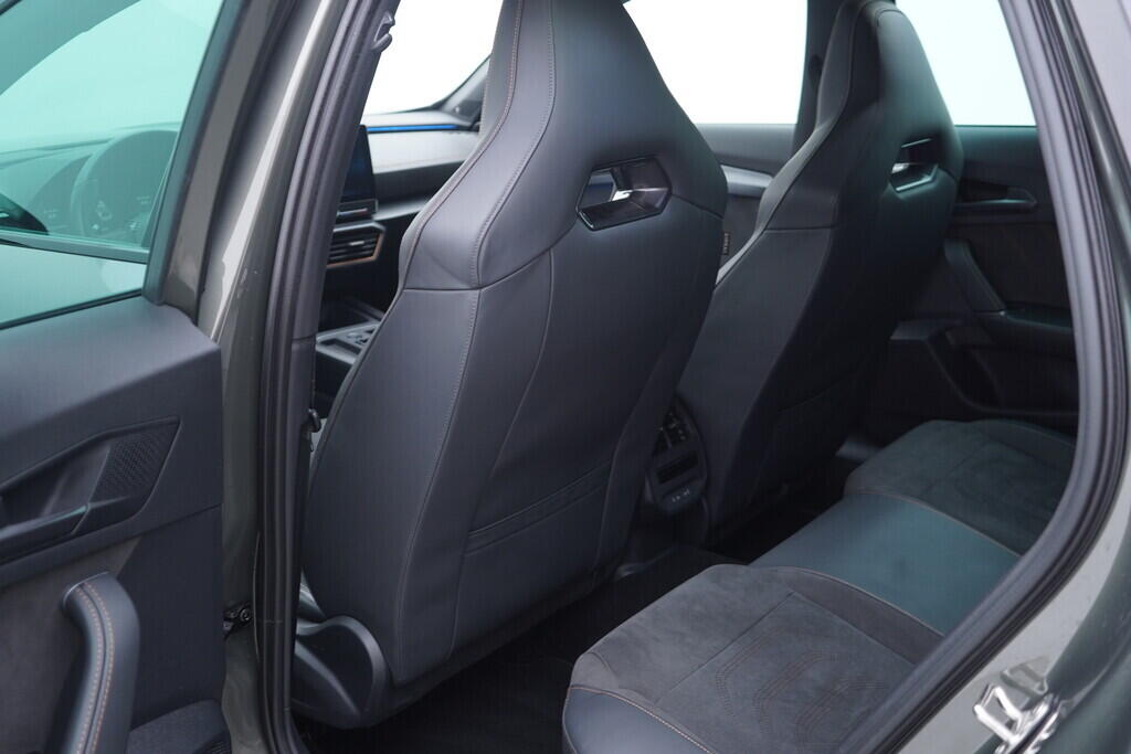 OV190V09625_35.webp_FORMENTOR  2.0 TSI 228 kW automat, DPH