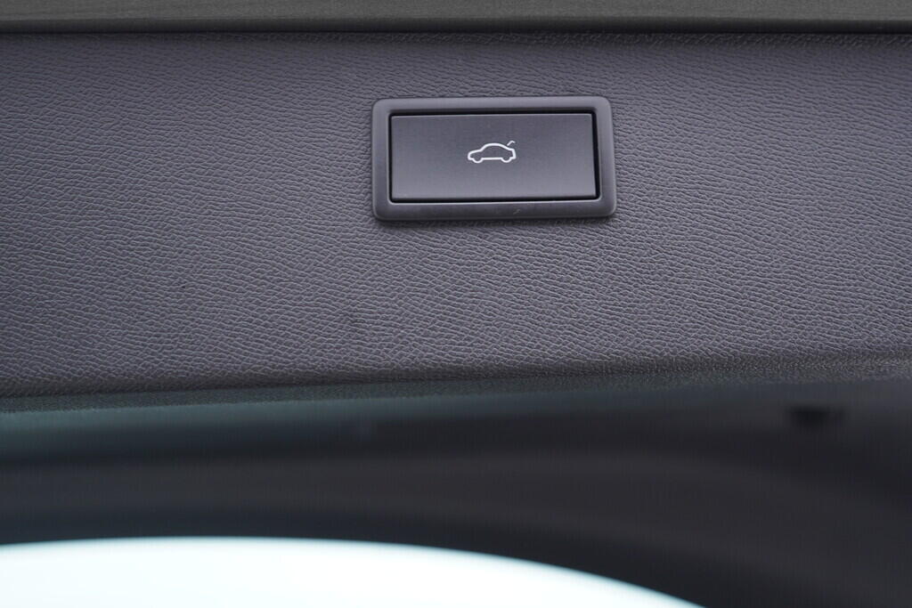 OV190V09625_38.webp_FORMENTOR  2.0 TSI 228 kW automat, DPH