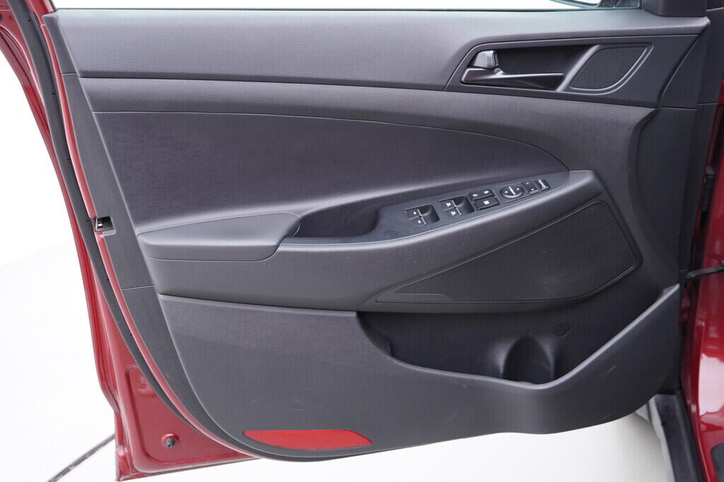 OV190V09626_19.webp_TUCSON N Line 1.6 D4FE 100 kW manuál, DPH