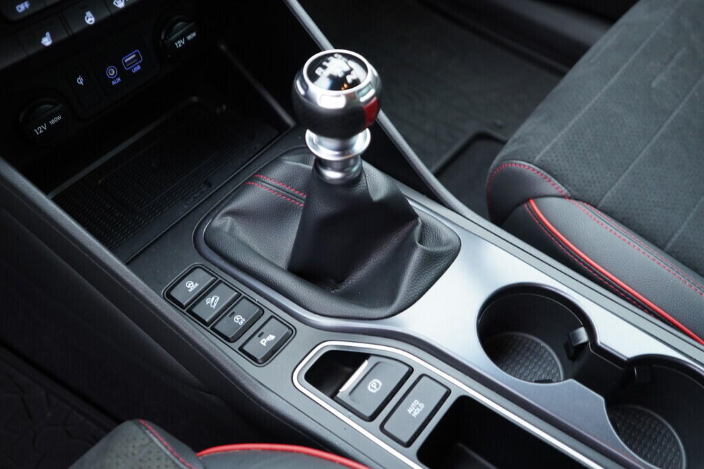 OV190V09626_33.webp_TUCSON N Line 1.6 D4FE 100 kW manuál, DPH